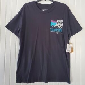 Black Yellowstone Wolf Graphic Tee Sz L NWT